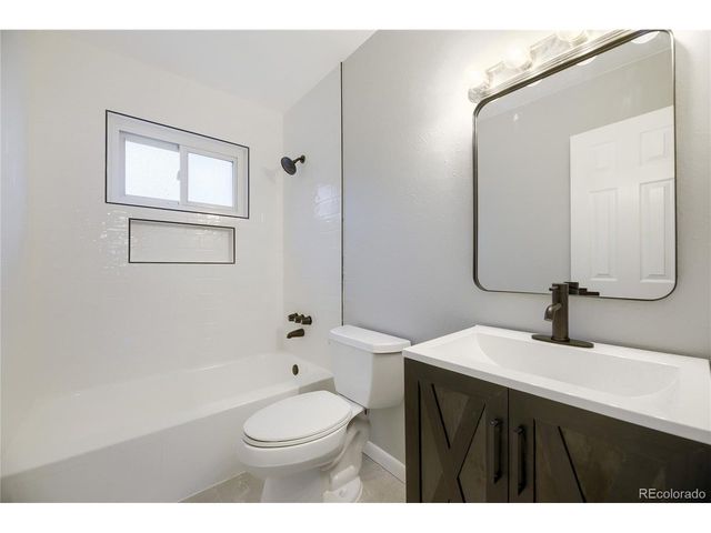 7309 W Hampden Ave 204, Lakewood, CO 80227