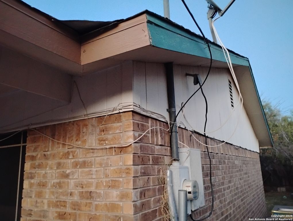 1665 Cristin Dr., Eagle Pass, TX 78852