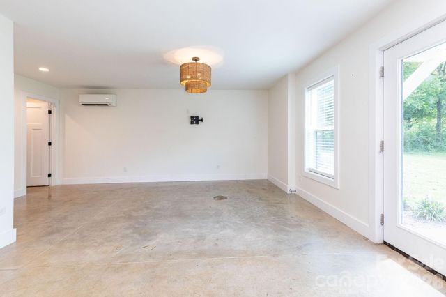 881 Burney Mountain Road, Fletcher, NC 28732