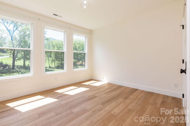 881 Burney Mountain Road, Fletcher, NC 28732