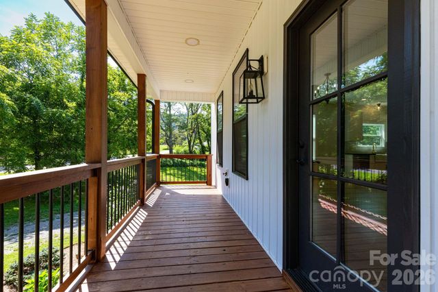881 Burney Mountain Road, Fletcher, NC 28732