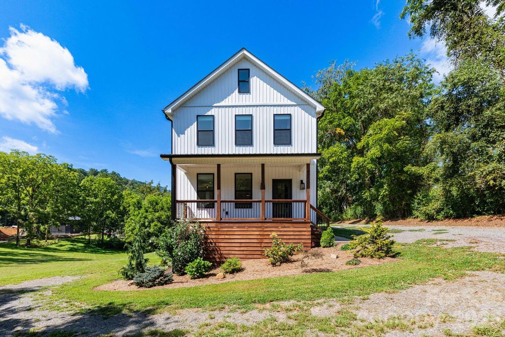881 Burney Mountain Road, Fletcher, NC 28732