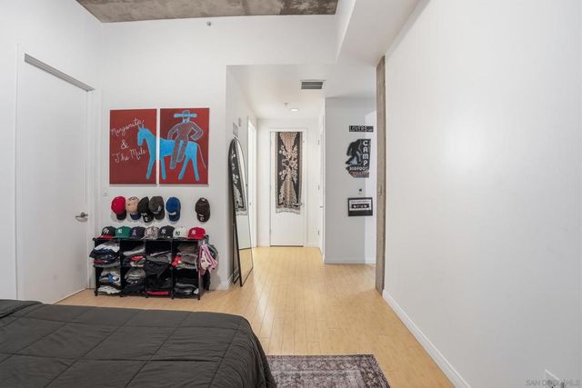 1050 Island 210, San Diego, CA 92101