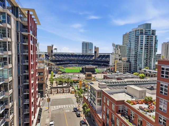 1050 Island 210, San Diego, CA 92101