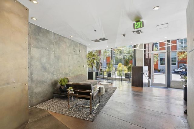 1050 Island 210, San Diego, CA 92101