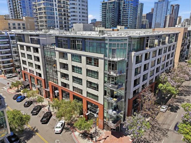 1050 Island 210, San Diego, CA 92101