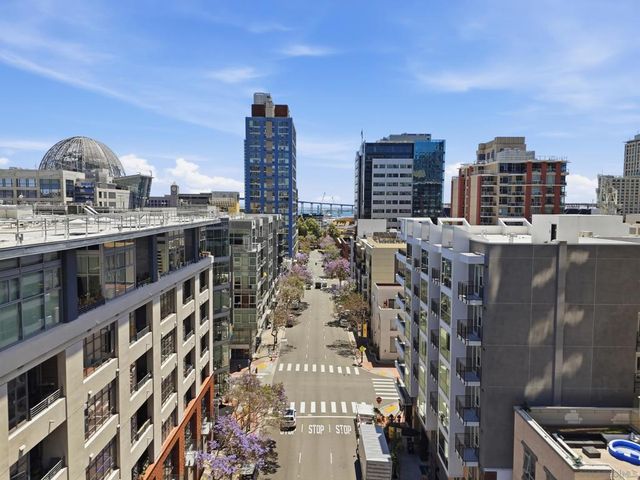 1050 Island 210, San Diego, CA 92101