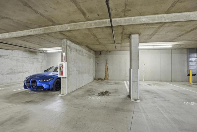 1050 Island 210, San Diego, CA 92101