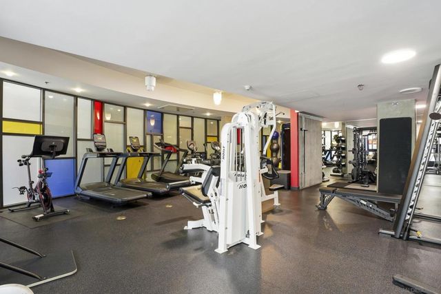 1050 Island 210, San Diego, CA 92101