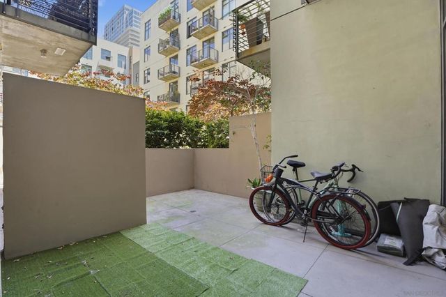 1050 Island 210, San Diego, CA 92101