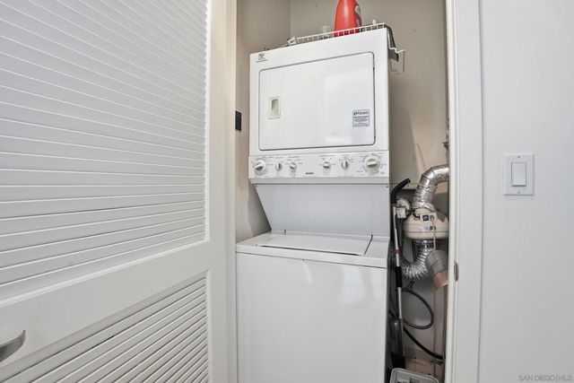 1050 Island 210, San Diego, CA 92101