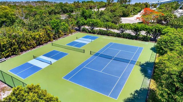 1250 Tennisplace CT D33, Sanibel, FL 33957