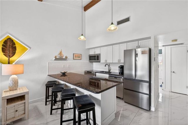 1250 Tennisplace CT D33, Sanibel, FL 33957