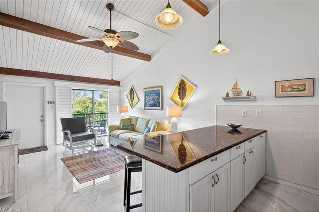 1250 Tennisplace CT D33, Sanibel, FL 33957