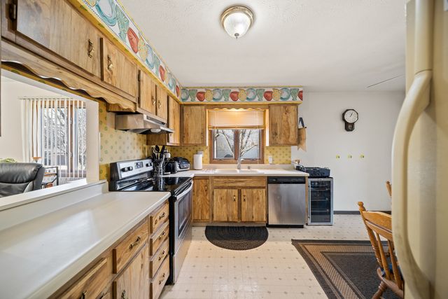 5811 36th Avenue Court 0, Moline, IL 61565