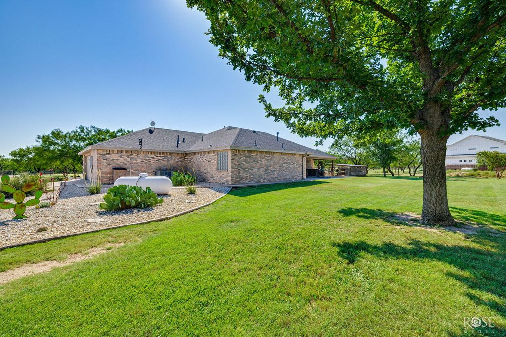 Image 38 of property listing at 11725 Little Sorrel Trail, San Angelo, TX 76904