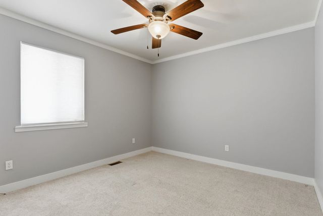 102 W Stewart Dr, Goddard, KS 67052