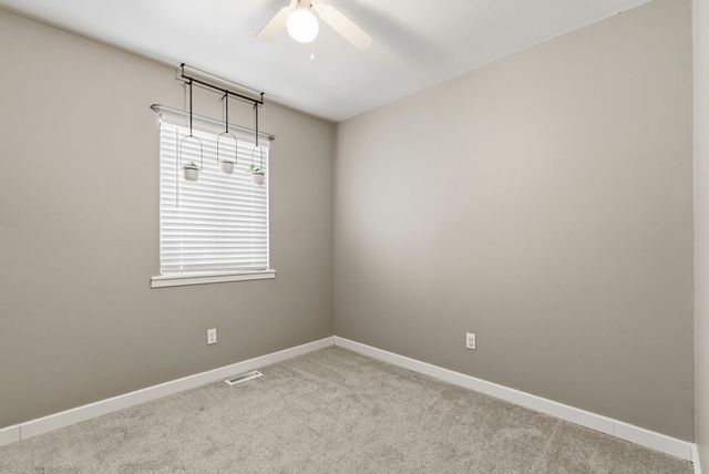 102 W Stewart Dr, Goddard, KS 67052