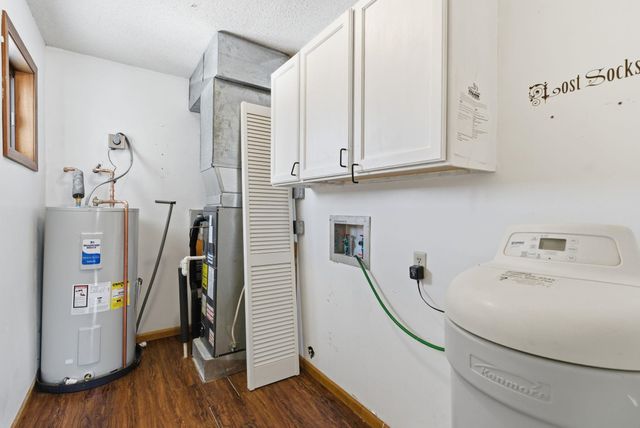 102 W Stewart Dr, Goddard, KS 67052