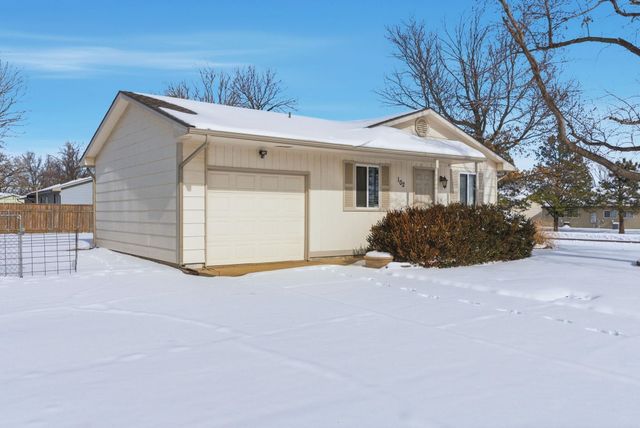 102 W Stewart Dr, Goddard, KS 67052