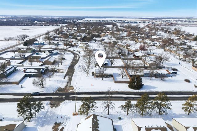 102 W Stewart Dr, Goddard, KS 67052