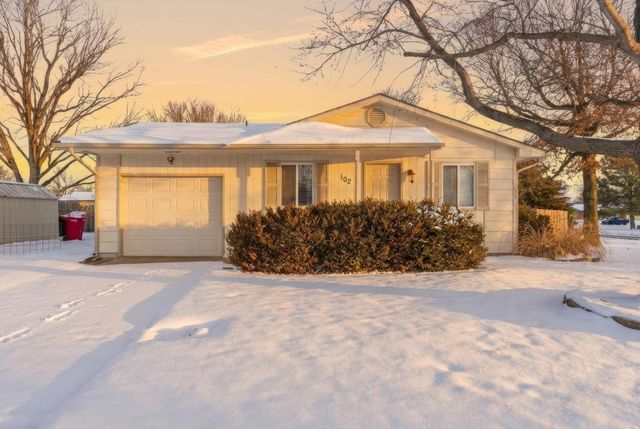 102 W Stewart Dr, Goddard, KS 67052