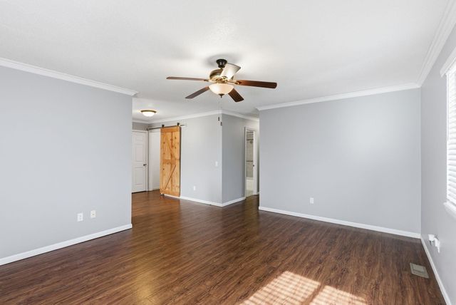 102 W Stewart Dr, Goddard, KS 67052