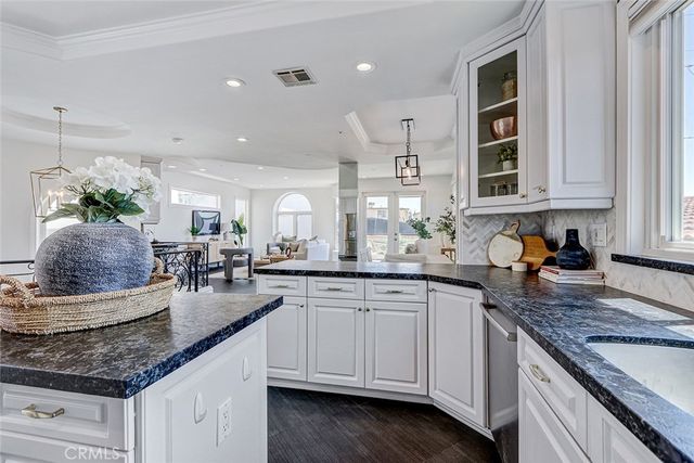 225 Rosecrans Place, Manhattan Beach, CA 90266