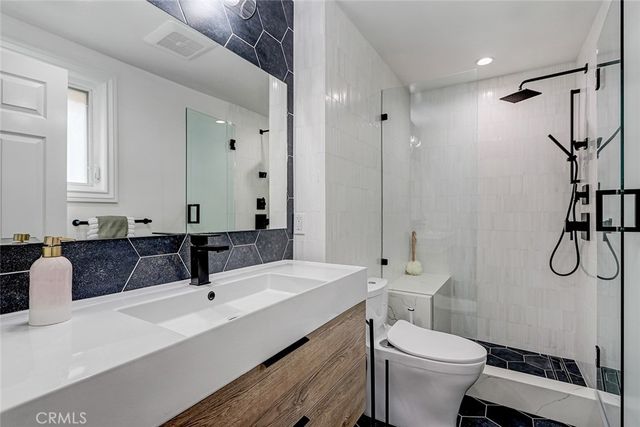 225 Rosecrans Place, Manhattan Beach, CA 90266