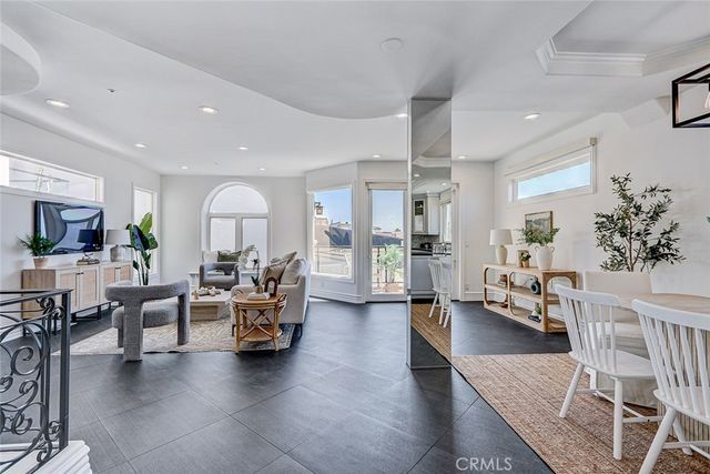 225 Rosecrans Place, Manhattan Beach, CA 90266