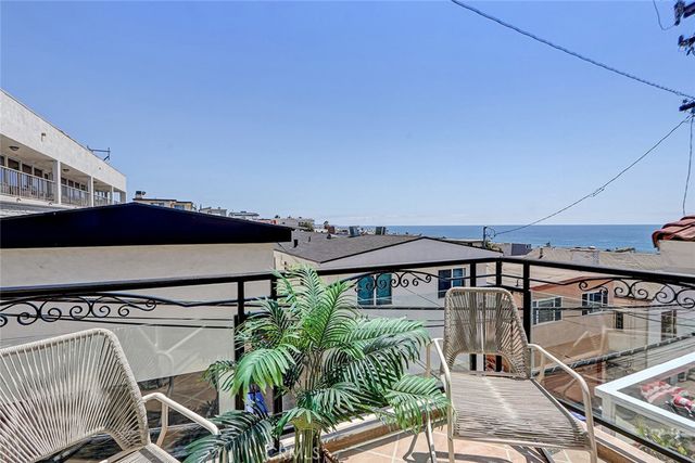225 Rosecrans Place, Manhattan Beach, CA 90266