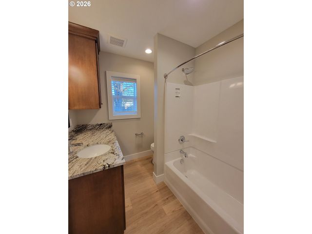 3325 FERNDELL St, Salem, OR 97301