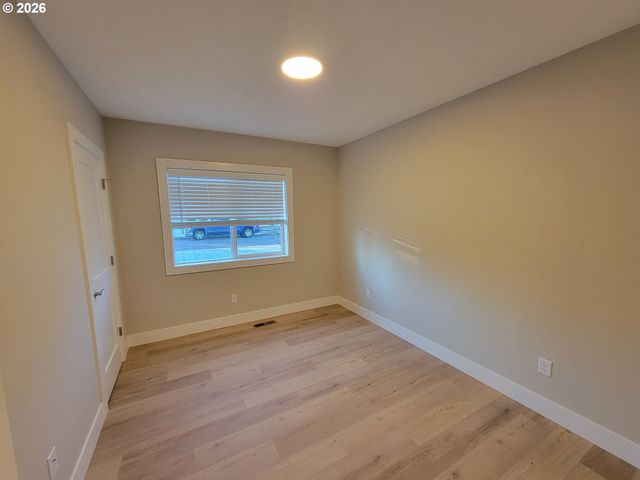 3325 FERNDELL St, Salem, OR 97301