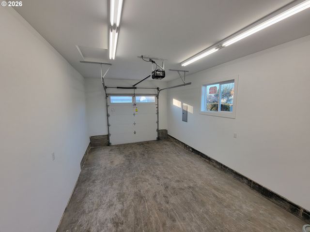 3325 FERNDELL St, Salem, OR 97301