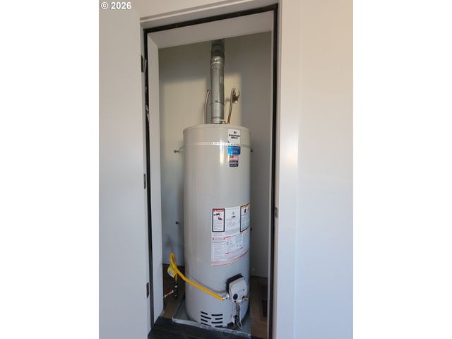 3325 FERNDELL St, Salem, OR 97301