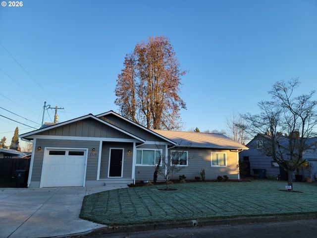 3325 FERNDELL St, Salem, OR 97301