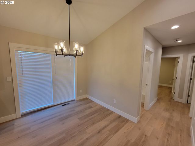 3325 FERNDELL St, Salem, OR 97301