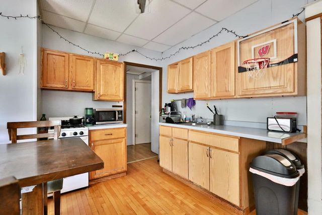 554 Mifflin Street, Madison, WI 53703