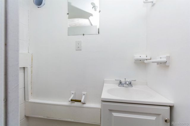 238 Oneida Street, Pontiac, MI 48341