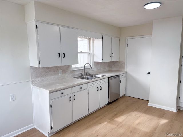 238 Oneida Street, Pontiac, MI 48341