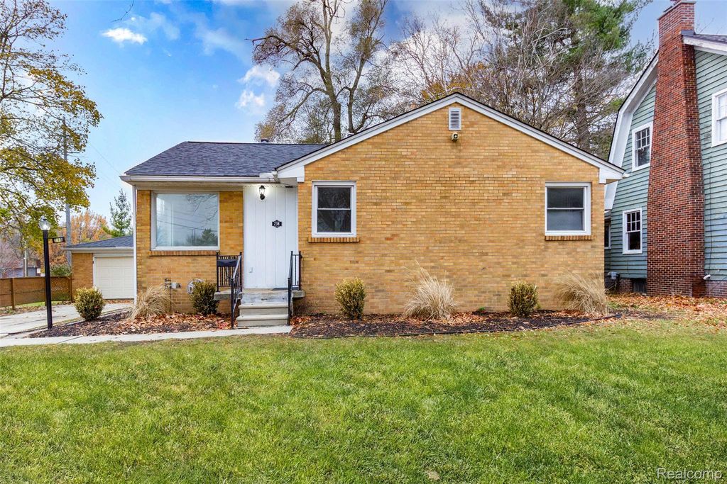 238 Oneida Street, Pontiac, MI 48341