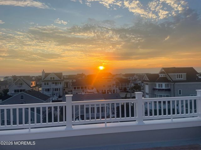 528 Lake Court, Normandy Beach, NJ 08739