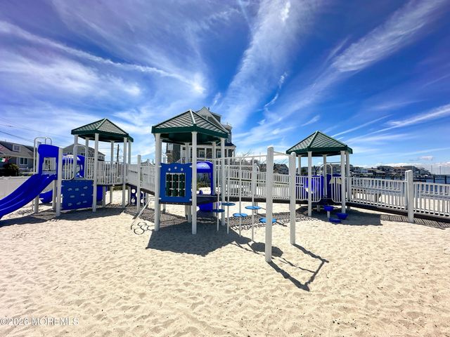 528 Lake Court, Normandy Beach, NJ 08739