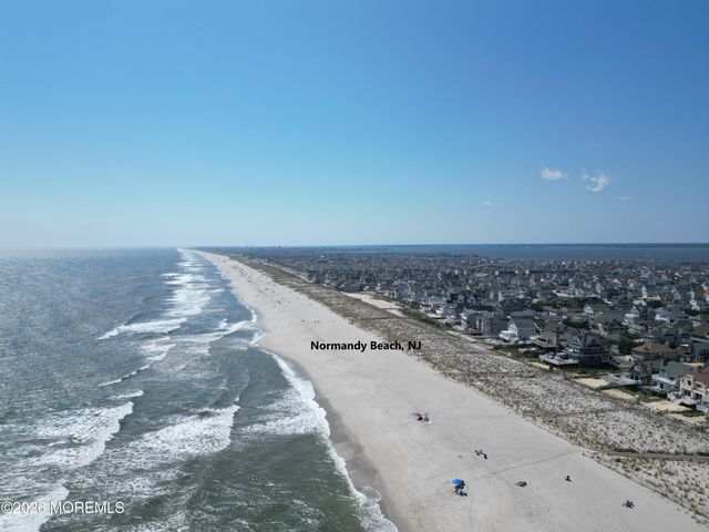 528 Lake Court, Normandy Beach, NJ 08739