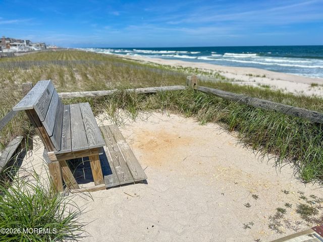 528 Lake Court, Normandy Beach, NJ 08739