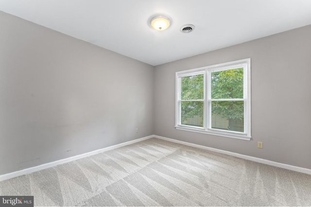5812 GLEN EAGLES DR, Fredericksburg, VA 22407