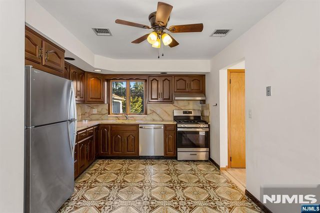 55 Grant Street, Elmwood Park, NJ 07407