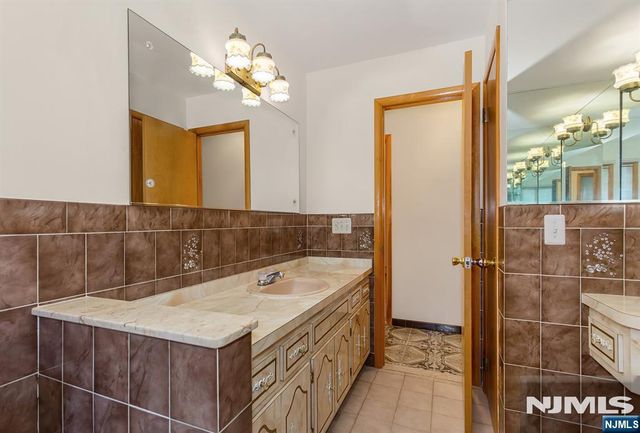 55 Grant Street, Elmwood Park, NJ 07407