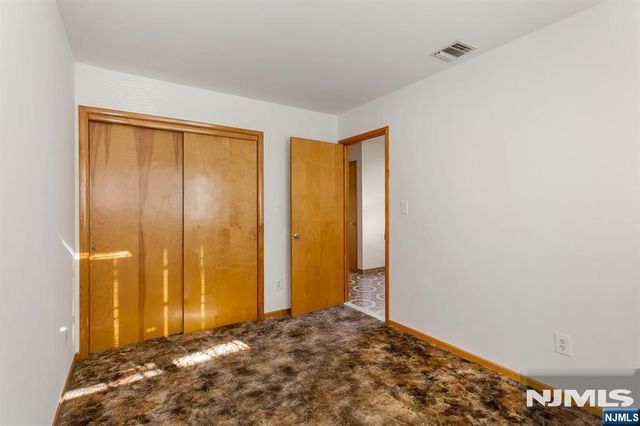 55 Grant Street, Elmwood Park, NJ 07407