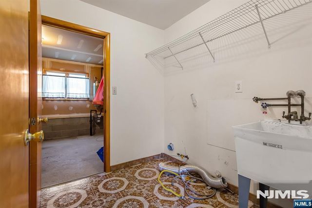 55 Grant Street, Elmwood Park, NJ 07407